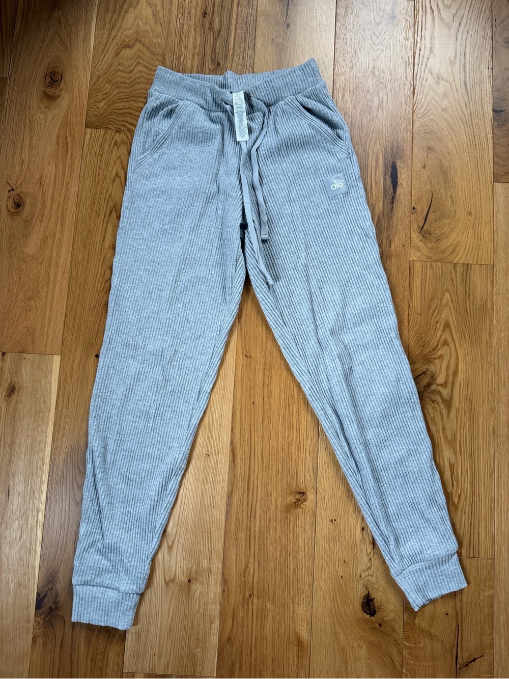 ALO Yoga Muse Jogger Pant (Athletic Heather Gray)